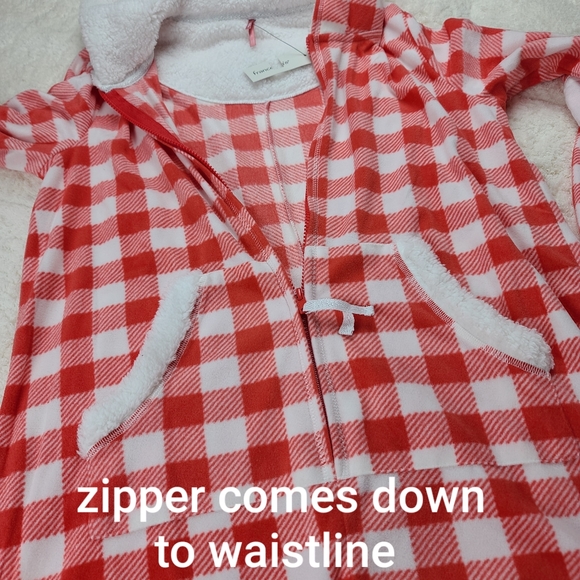 NEW One piece Fleece Hooded Pajamas - Picture 4 of 10